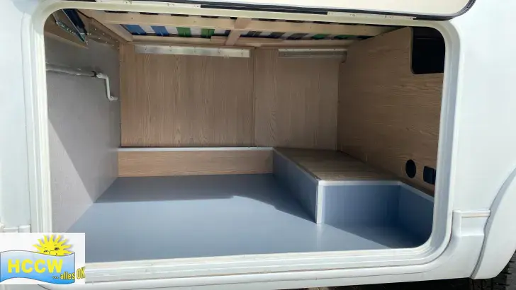 Heckgarage Hobby ONTOUR T 700 FH /180 PS Automatik / 3,5t