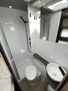 Toilette Hobby ONTOUR T 700 FH /180 PS Automatik / 3,5t