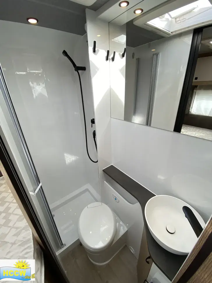 Toilette Hobby ONTOUR T 700 FH /180 PS Automatik / 3,5t