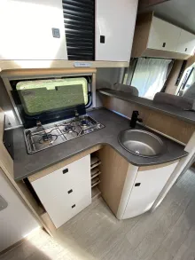Küchen Hobby ONTOUR T 700 FH /180 PS Automatik / 3,5t