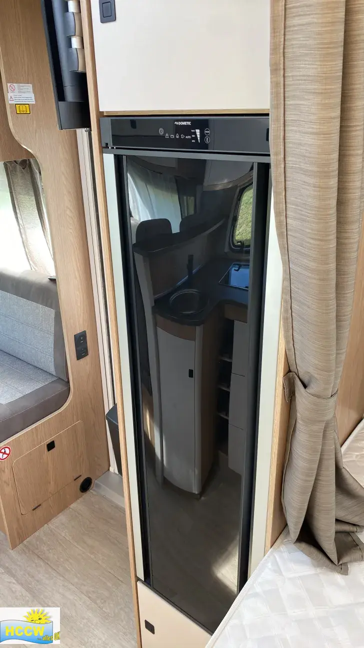 Kühlschrank Hobby ONTOUR T 700 FH /180 PS Automatik / 3,5t