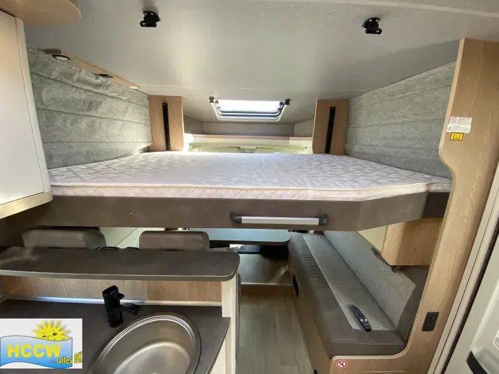 Weitere Betten Hobby ONTOUR T 700 FH /180 PS Automatik / 3,5t