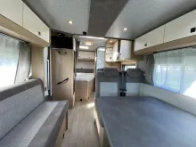 Sicht vorne-hinten Hobby ONTOUR T 700 FH /180 PS Automatik / 3,5t