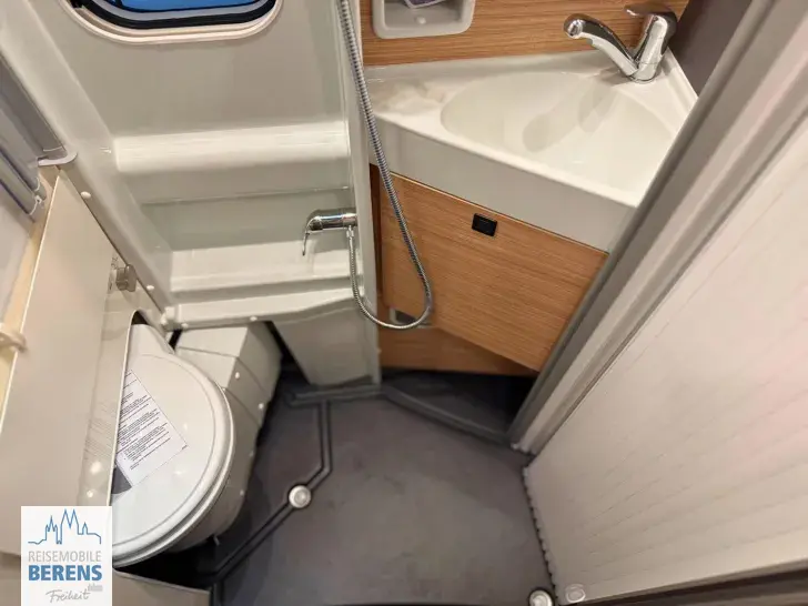 Fahrzeugbild Malibu Van first class - two rooms GT skyview 640 LE RB Stilwelt Bari #21