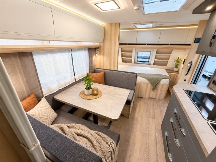Fahrzeugbild Hobby De Luxe 545 KMF 3-er Etagenbett ausgestellt #15