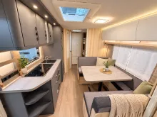Fahrzeugbild Hobby De Luxe 545 KMF 3-er Etagenbett ausgestellt #16
