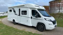 Schräg Vorne Hobby Optima De Luxe T75 HGE