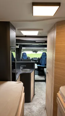 Sicht vorne-hinten Hobby Optima De Luxe T75 HGE
