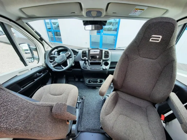 Fahrzeugbild Bürstner Signature SFT 7.0 Verfüg./Sparen Sie 9.197,- € #17