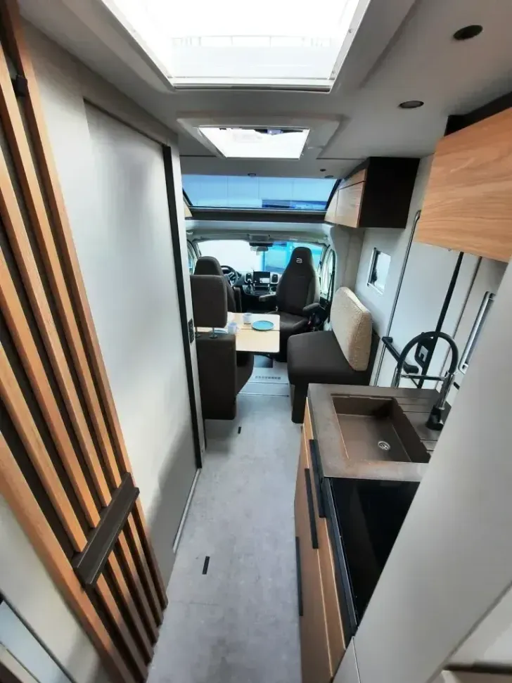 Fahrzeugbild Bürstner Signature SFT 7.0 Verfüg./Sparen Sie 9.197,- € #5