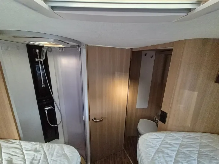 Fahrzeugbild LMC Breezer H 737 G *Assistenz-Paket* #27