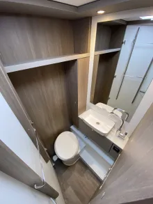 Toilette Carado I 447 Pro + mit 180 PS / 4,4 t