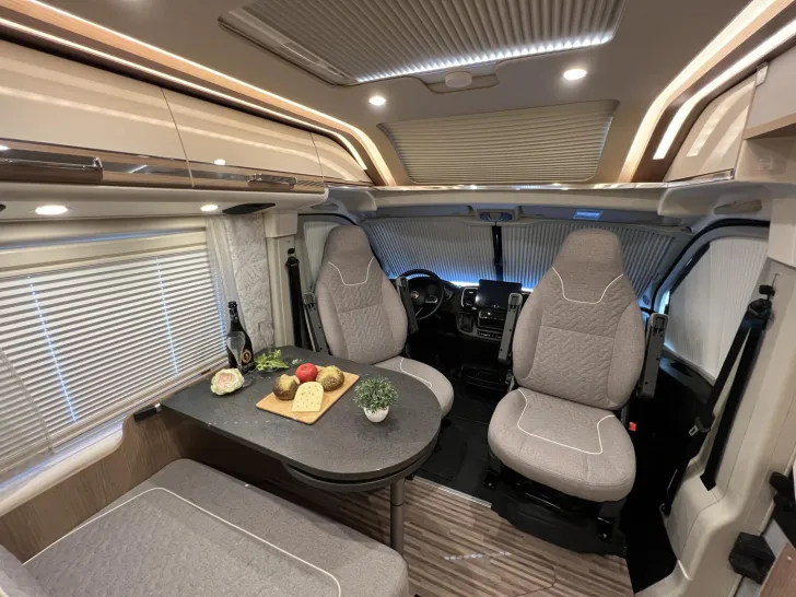 Fahrzeugbild Malibu Van comfort GT skyview 600 DB (543) #12