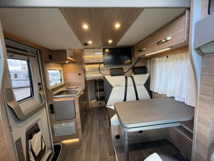 Fahrzeugbild Weinsberg CaraSuite EDITION SPICY 650 MEG #11