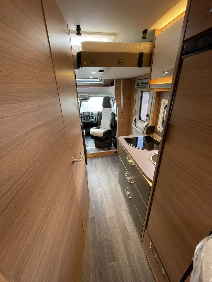 Fahrzeugbild Weinsberg CaraSuite EDITION SPICY 650 MEG #26