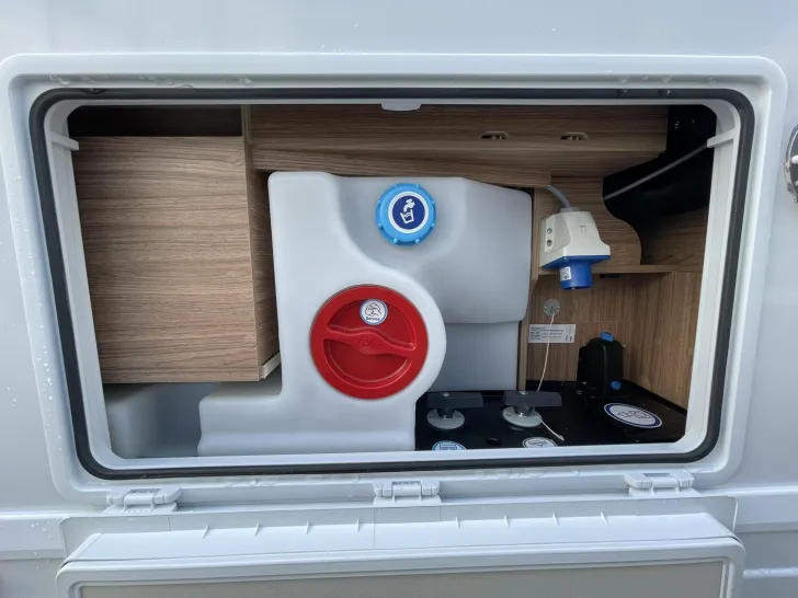 Fahrzeugbild Weinsberg CaraSuite EDITION SPICY 650 MEG #27