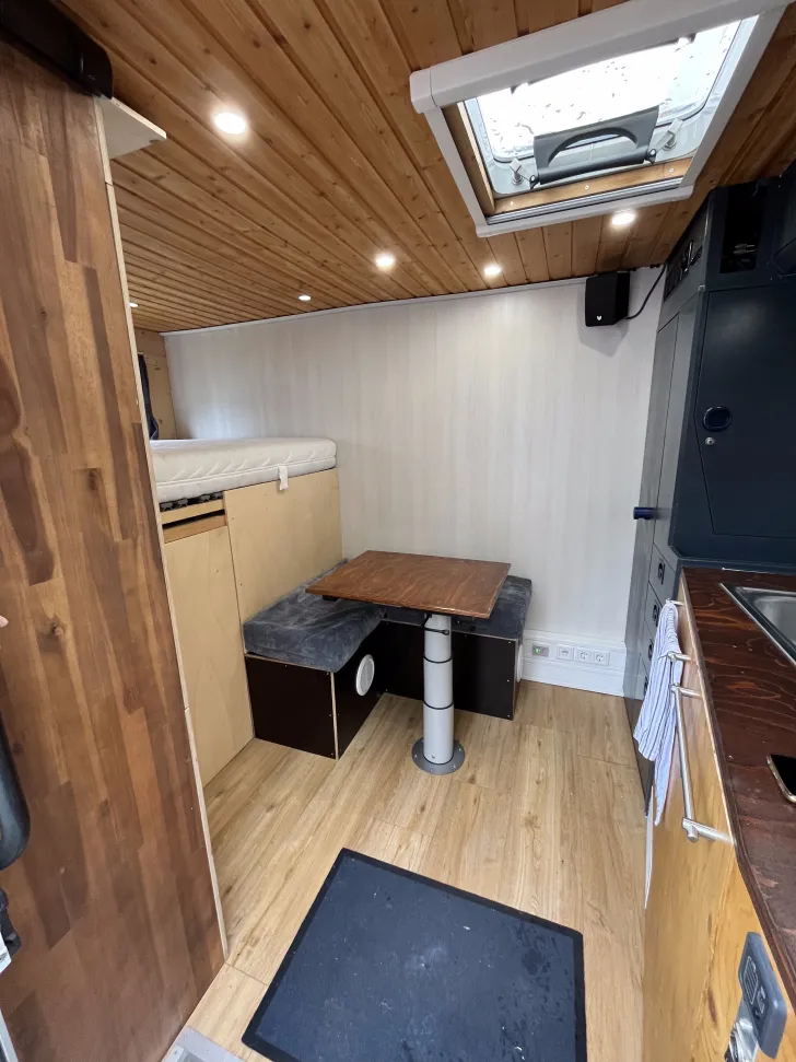 Fahrzeugbild Mercedes-Benz Sprinter Sonderausbau RTW Krankenwagen #2