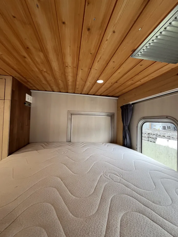 Fahrzeugbild Mercedes-Benz Sprinter Sonderausbau RTW Krankenwagen #9