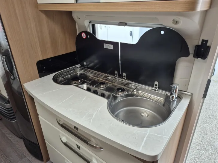 Fahrzeugbild Hobby De Luxe 490 KMF Mover/Markise/Solar/Dachklima #17