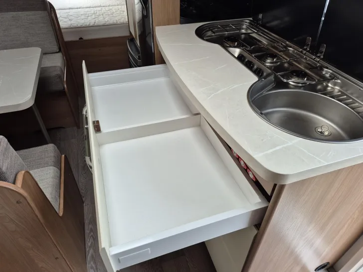 Fahrzeugbild Hobby De Luxe 490 KMF Mover/Markise/Solar/Dachklima #19