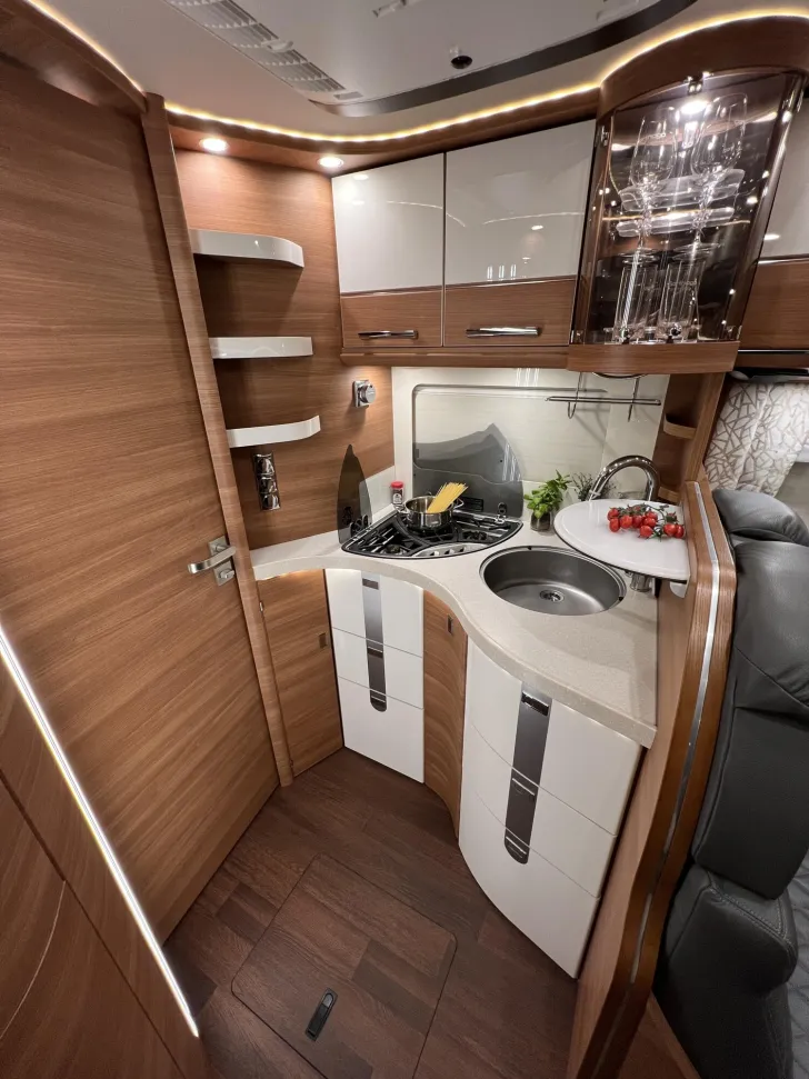 Fahrzeugbild Carthago chic c-line I 4.9 LE (553) #18
