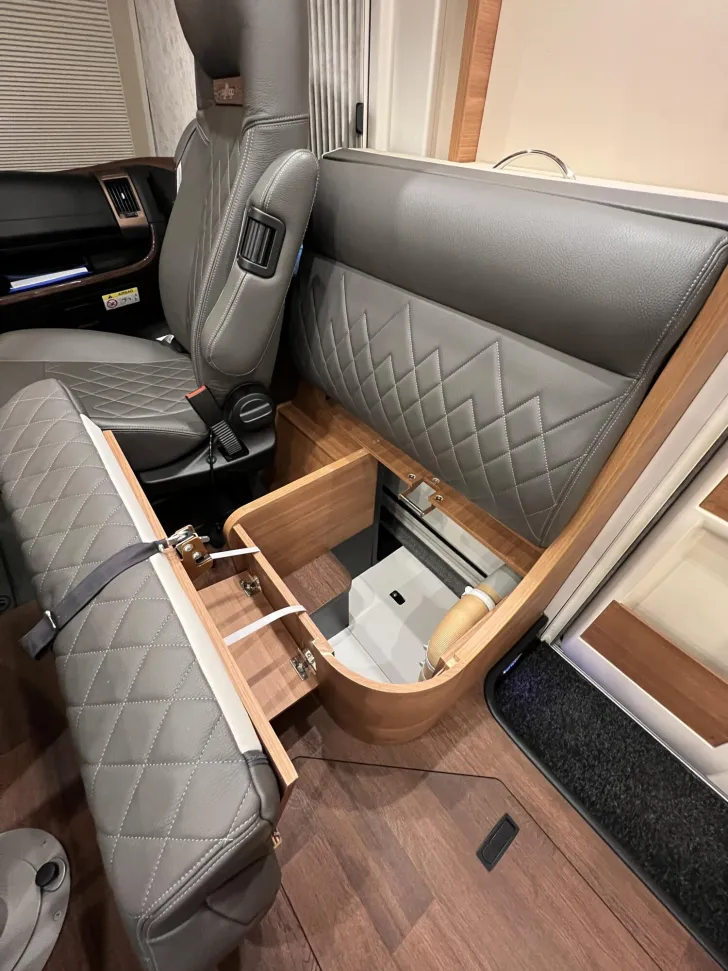Fahrzeugbild Carthago chic c-line I 4.9 LE (553) #34