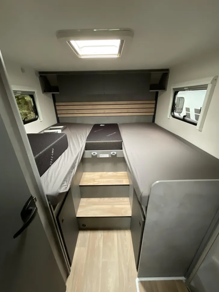 Fahrzeugbild Crosscamp EXPDN T 7.4 E Peugeot YOUNG CAMPER #14