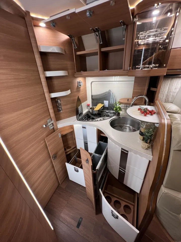 Fahrzeugbild Carthago chic c-line T 4.9 LE (558) #19