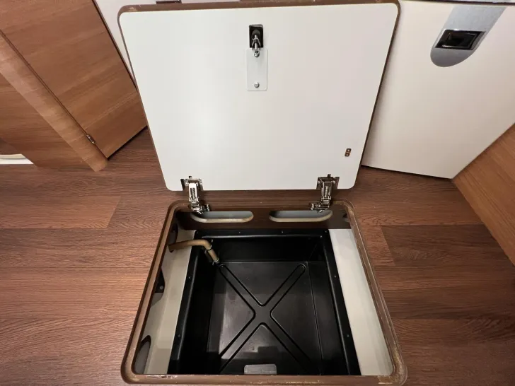 Fahrzeugbild Carthago chic c-line T 4.9 LE (558) #33