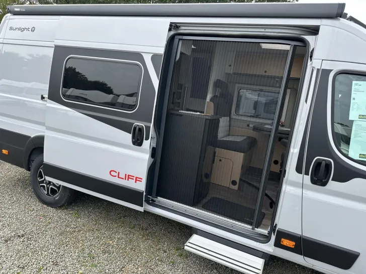 Fahrzeugbild Sunlight Cliff X 640 Sie sparen  4.009,00 !!! #4