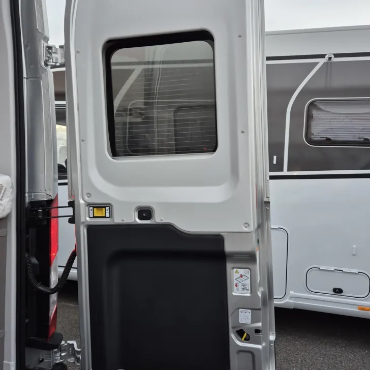 Fahrzeugbild LMC Innovan Ford 592 Sondermodell Moondust #9