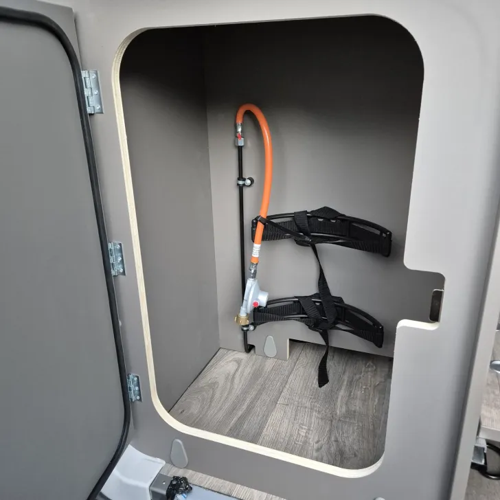 Fahrzeugbild LMC Innovan Ford 592 Sondermodell Moondust #11