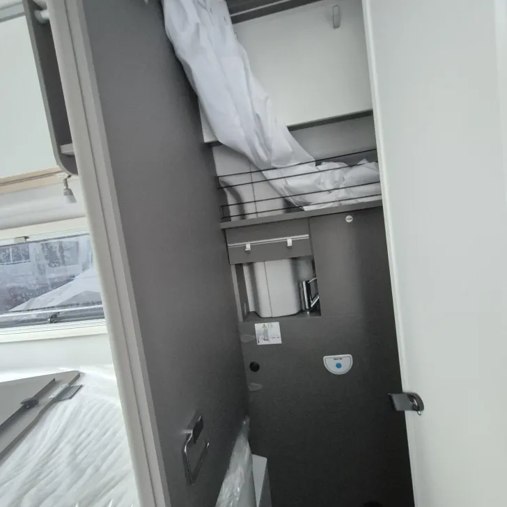 Fahrzeugbild LMC Innovan Ford 592 Sondermodell Moondust #16