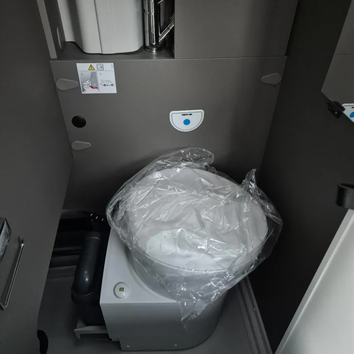 Fahrzeugbild LMC Innovan Ford 592 Sondermodell Moondust #17