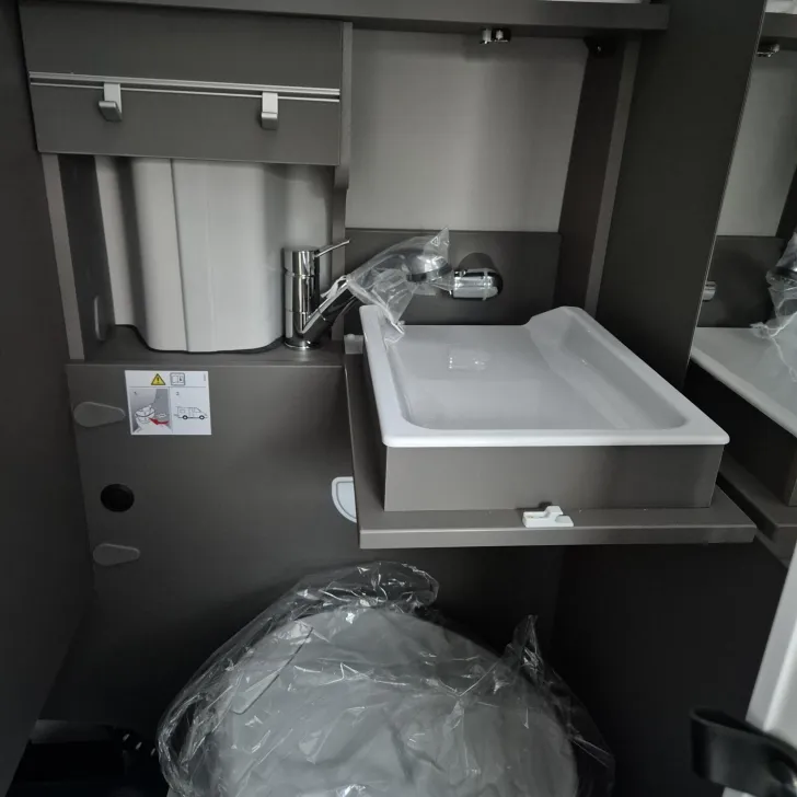 Fahrzeugbild LMC Innovan Ford 592 Sondermodell Moondust #18