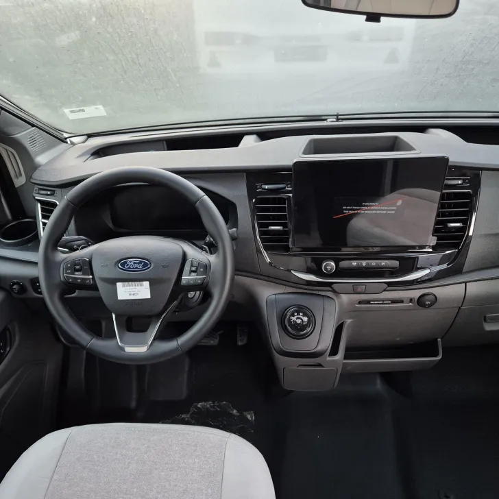 Fahrzeugbild LMC Innovan Ford 592 Sondermodell Moondust #23