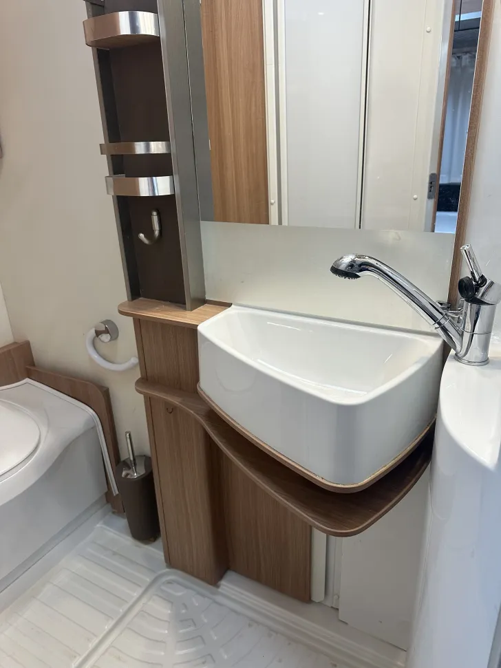 Fahrzeugbild Knaus Sky Wave 650 MF Garagenwagen, sehr gepflegt #7