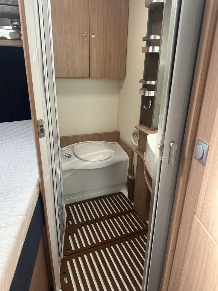 Fahrzeugbild Knaus Sky Wave 650 MF Garagenwagen, sehr gepflegt #8