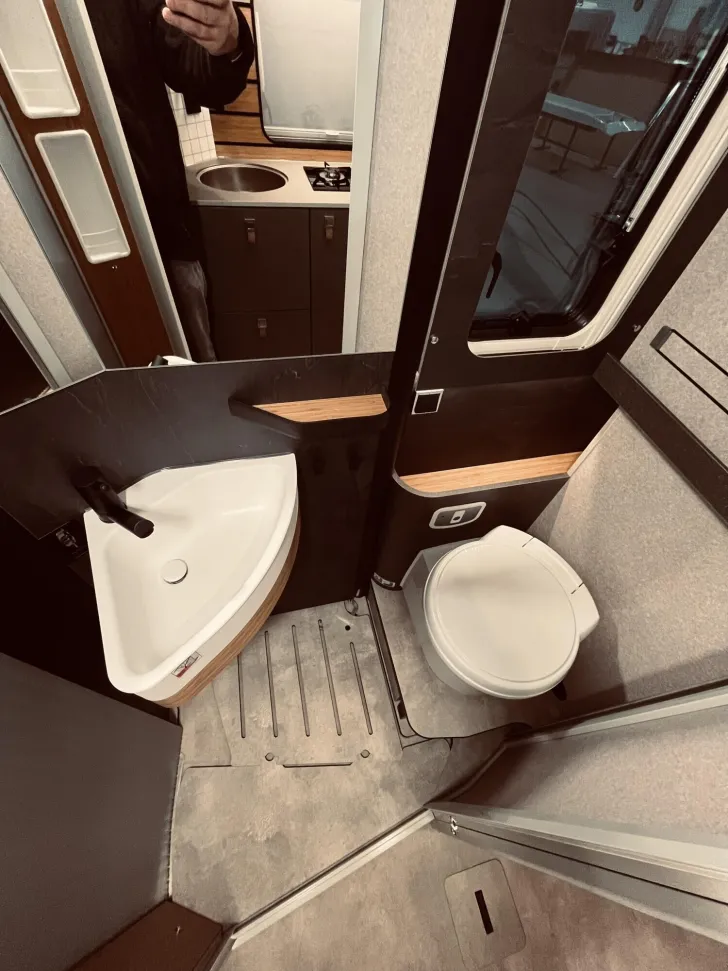Fahrzeugbild Hymer Venture S Mercedes Tageszulassung! #25
