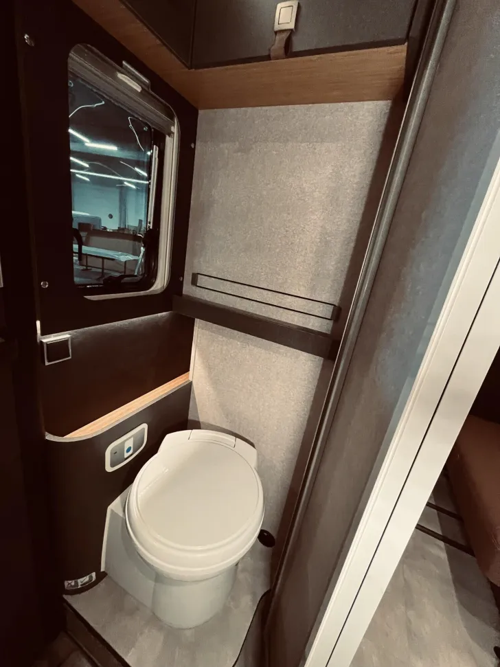 Fahrzeugbild Hymer Venture S Mercedes Tageszulassung! #27