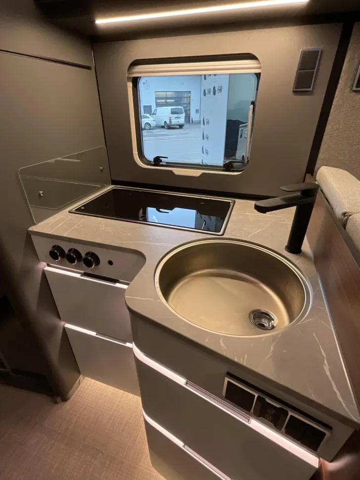 Fahrzeugbild Hymer B-Klasse MC I 680 Artkispaket, Dachklima, Autark #12