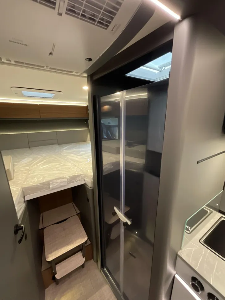 Fahrzeugbild Hymer B-Klasse MC I 680 Artkispaket, Dachklima, Autark #19