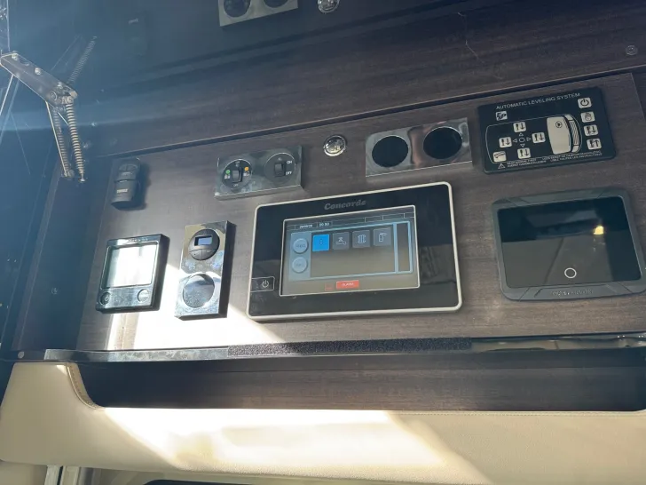 Fahrzeugbild Concorde Charisma 910 MI *I. Hand*AHK*Hubstützen #17