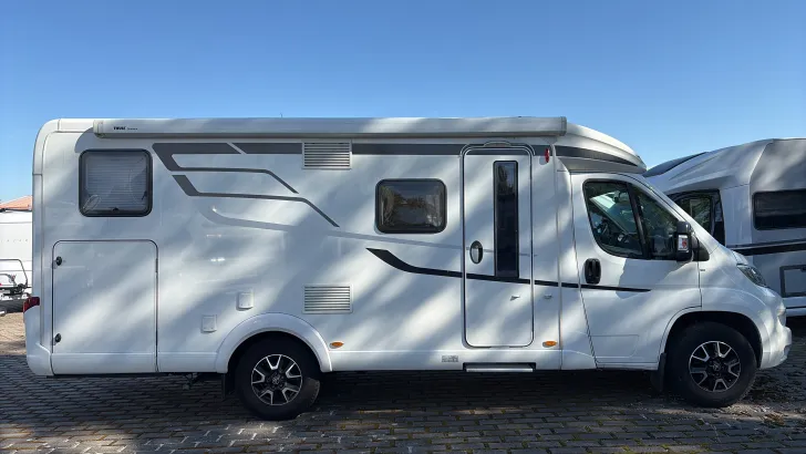 Seitlich Hymer Exsis-t 580 Pure