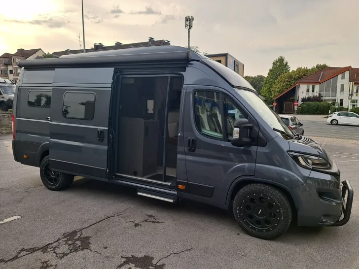 Fahrzeugbild Hymer Yellowstone Yellowstone 180PS + Aufstelldach #22