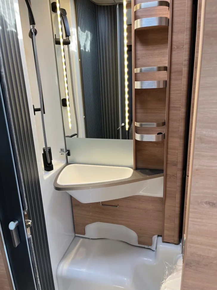 Fahrzeugbild Knaus L!VE TI PLATINUM SELECTION 650 MEG #16