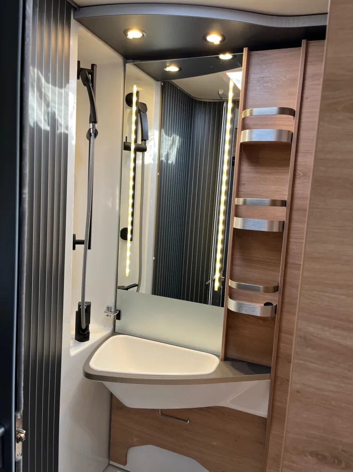 Fahrzeugbild Knaus L!VE TI PLATINUM SELECTION 650 MEG #17