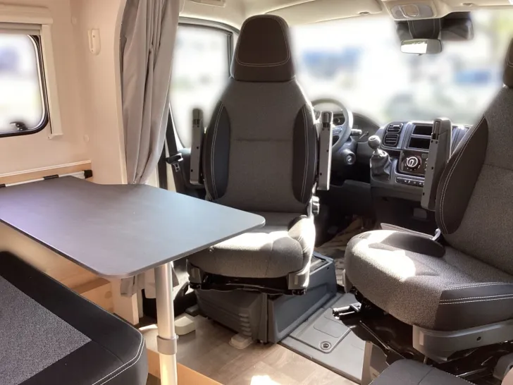Fahrzeugbild Sunlight Sub TS 67 Hubbett - Mj. 2027 #11