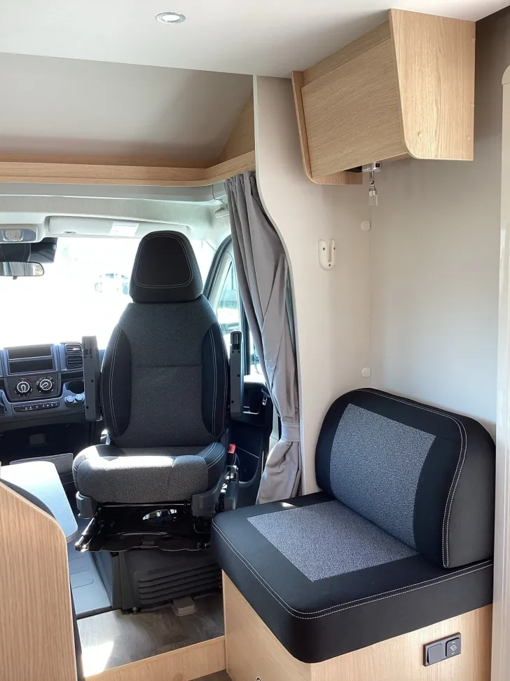 Fahrzeugbild Sunlight Sub TS 67 Hubbett - Mj. 2027 #22