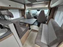 Fahrzeugbild Hobby OnTour T 700 FH Hubbett/Markise #10